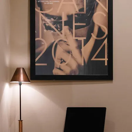 Superbe Studio Avec Terrasse A 5min A Pied Du Palais *