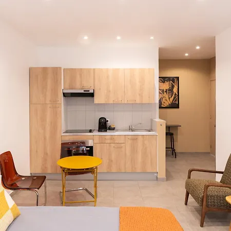 Superbe Studio Avec Terrasse A 5min A Pied Du Palais Κάννες